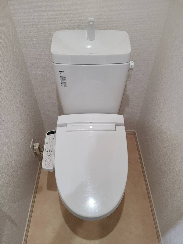 嬉しい温水洗浄便座付きです