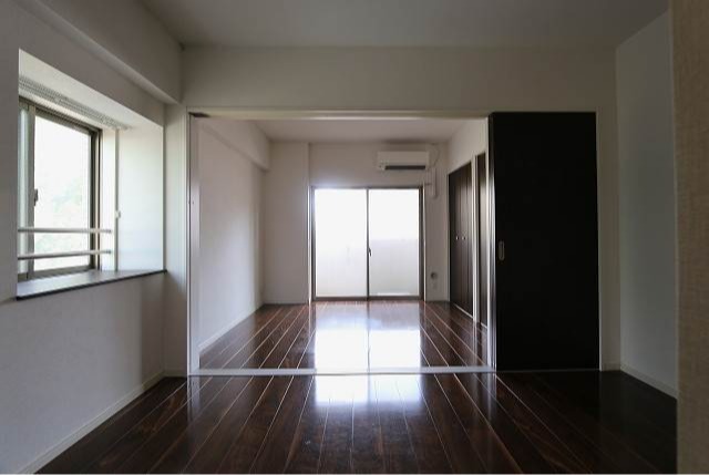 日当たりが良い洋室ですね♪