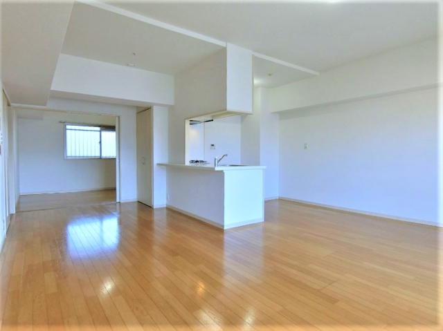 17帖の広々リビング、使い方の可能性が広がります