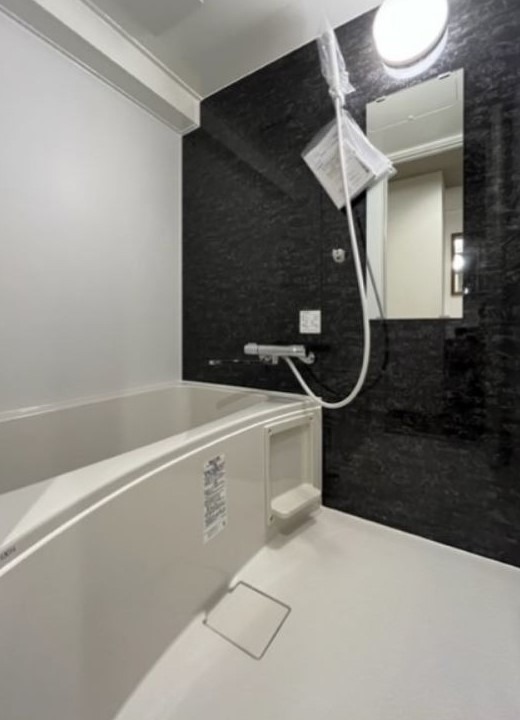 シャワールームでスッキリ。