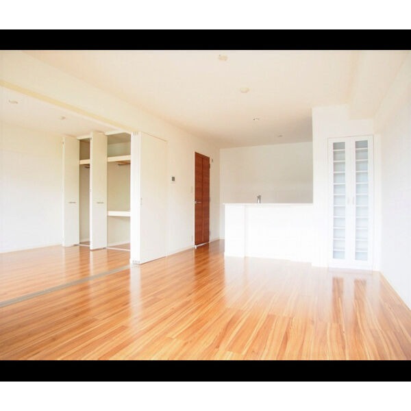 きれいなリビングで衣替えも楽しそう☆