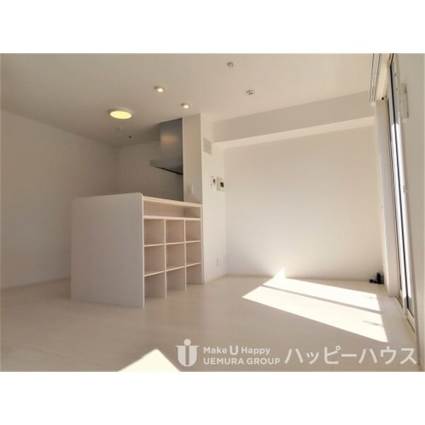 白基調の素敵なリビングです