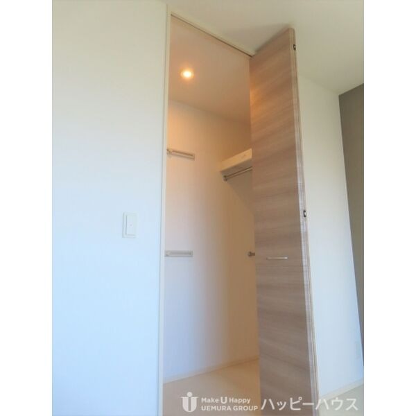 収納ばっちりのウォークインクローゼットです！