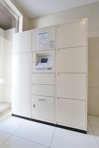 忙しい方にも便利な宅配ボックスもあります