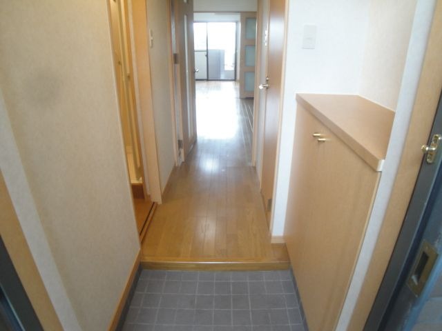 玄関はこんな感じです。