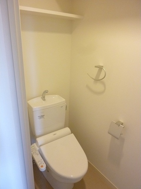 清潔感のあるトイレですね。