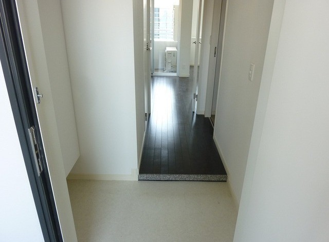 玄関収納完備。