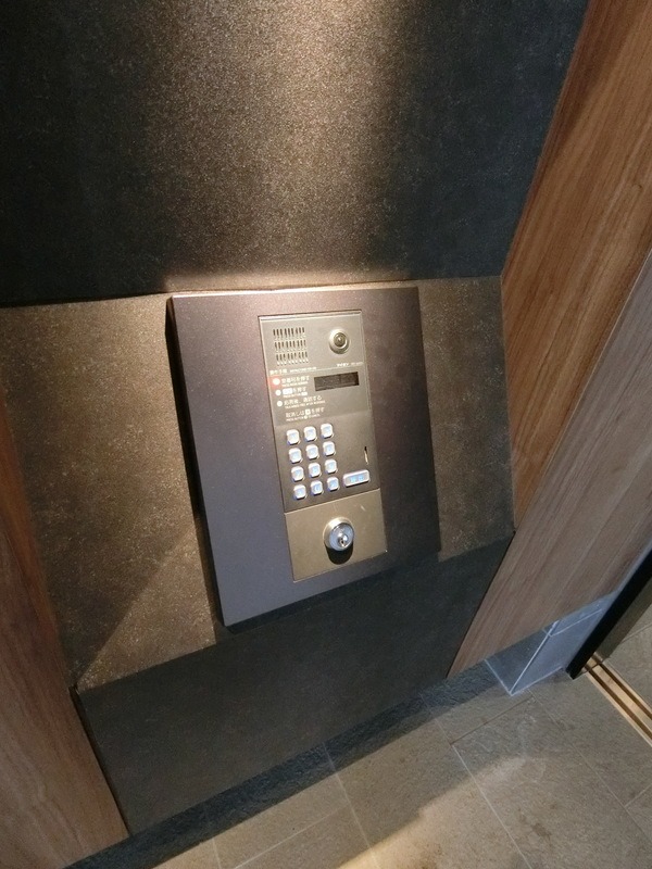 女性の方も安心のオートロック