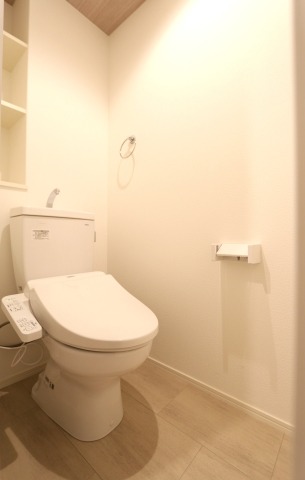 清潔感のあるトイレですね