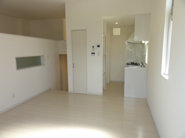 広々リビングでゆっくり過ごせます