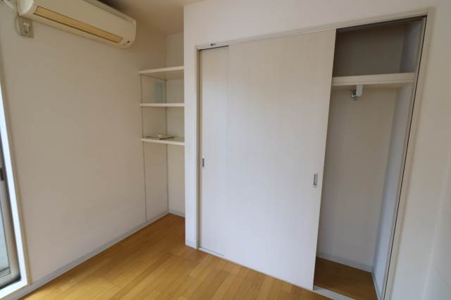 お荷物はこちらへ。