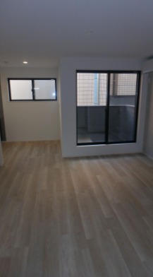 家具の配置に困らないリビングですね