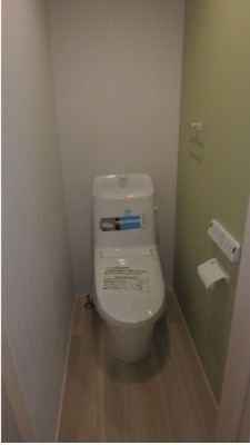 温水便座付きです