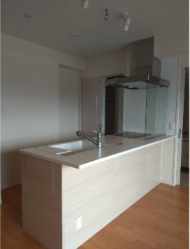 対面キッチンで会話が弾みますね