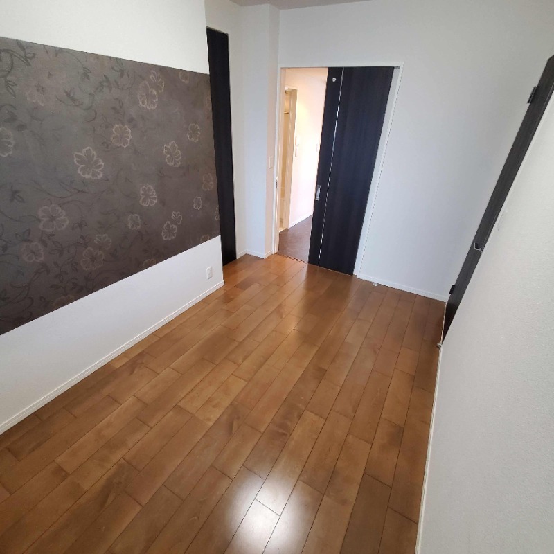 こちらは寝室にいかがでしょうか