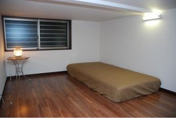 こちらは寝室にいかがでしょうか