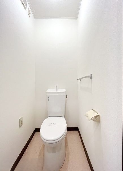 清潔感のあるトイレですね。