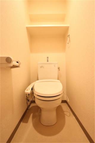 ウォシュレット完備です。