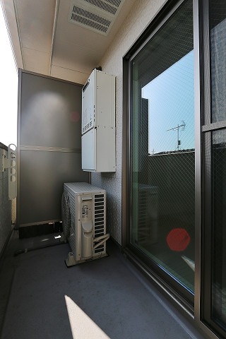 天気のいい日はこちらで洗濯物を干せます