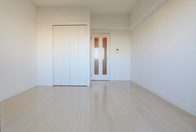 広々洋室でゆっくりお過ごしください