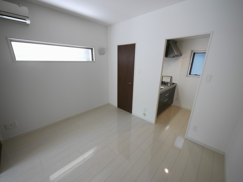 家具の配置に困らないリビングですね