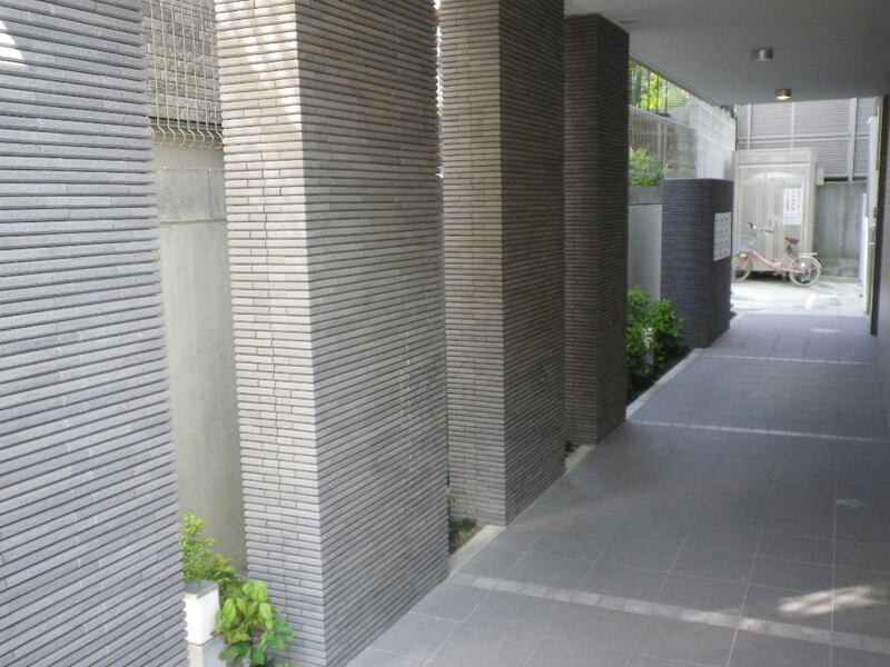 清潔感のあるエントランス