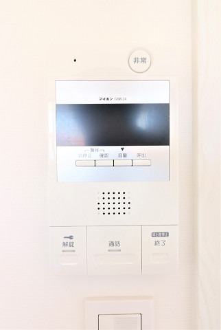 モニター付きインターホンで安心です