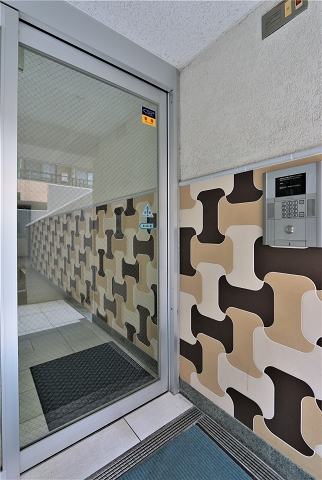 オートロックの入り口で安心ですね