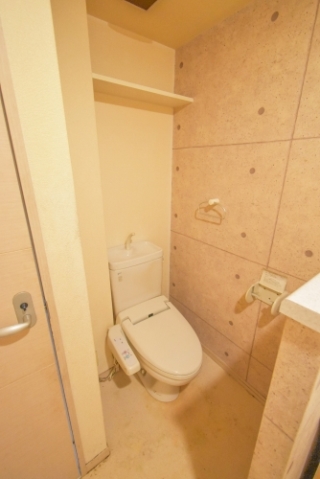 もちろんウォシュレット付きです