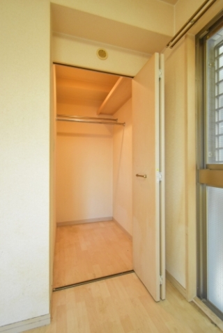 お洋服などはこちらへ