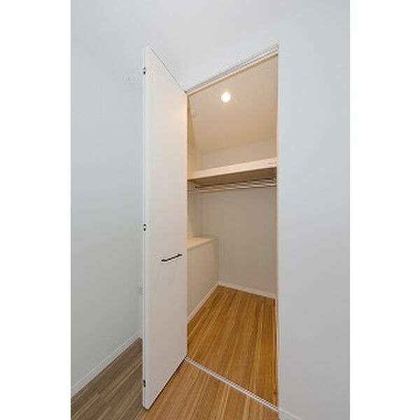 おしゃれが楽しくなるウォークインクローゼット