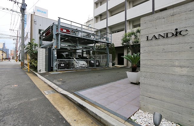 機械式駐車場です