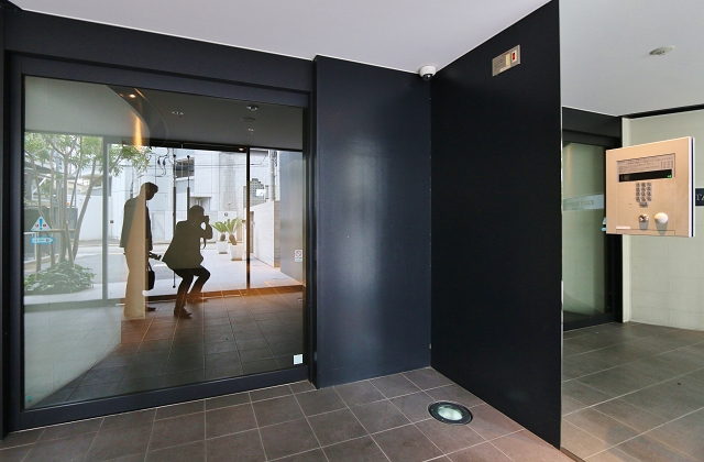 オートロックの入り口で安心ですね