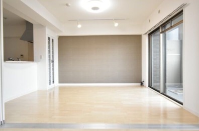 家具の配置に困らないリビングですね