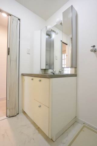 お出かけ前の支度はこちらでされてください