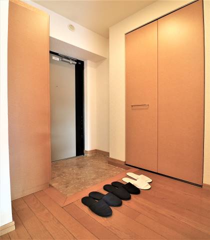 玄関まわりです