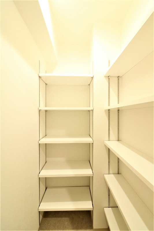 大容量のシューズクローク付きです