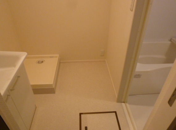 脱衣所も広々使えます