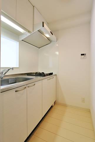 オシャレなカウンターキッチン、テレビを見ながら作れます