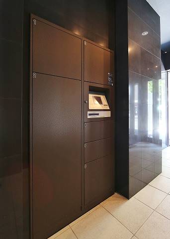 外出の多い方も安心の宅配ボックス完備です