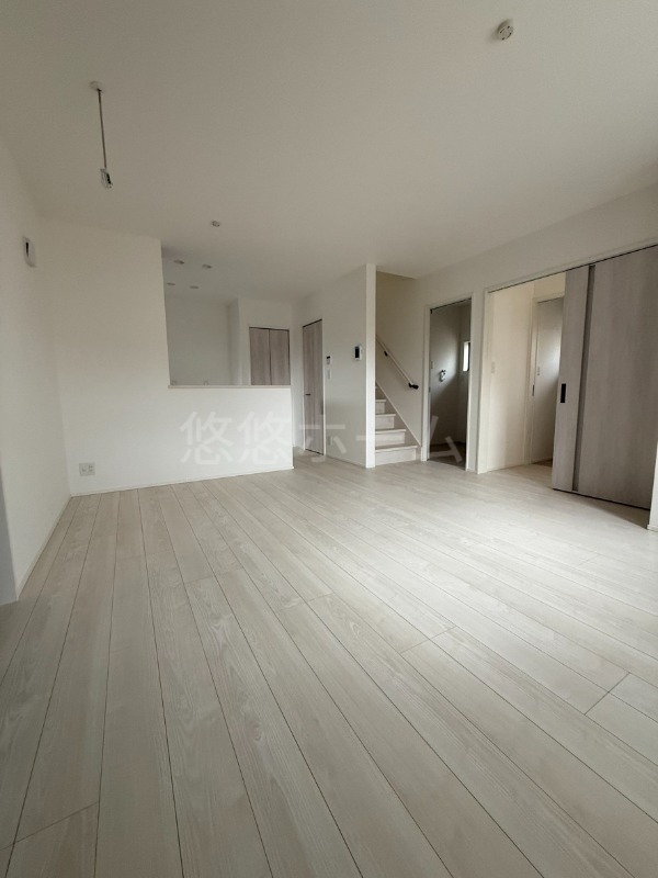 広くてきれいなリビングです