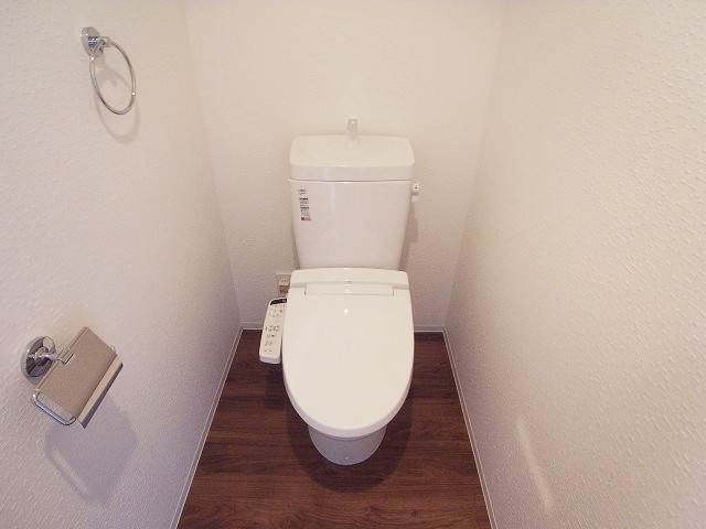 トイレ独立でウォシュレットも完備