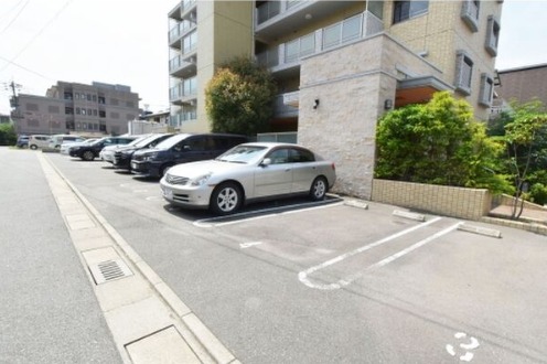 敷地内駐車場があります