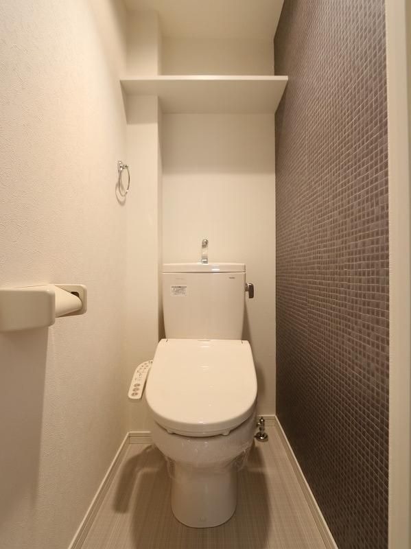 温水洗浄便座つきです。