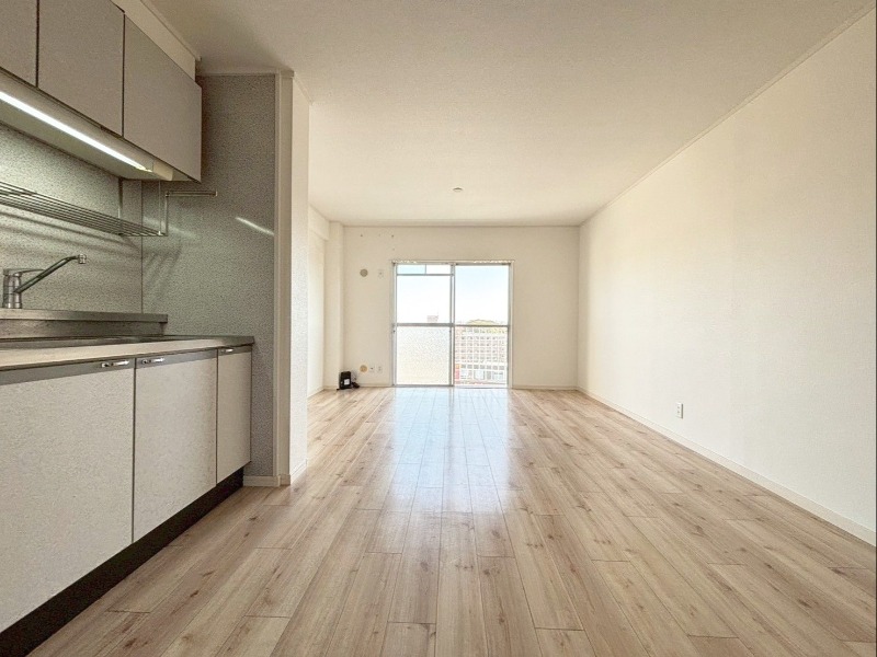 家具の配置がしやすいリビングですね