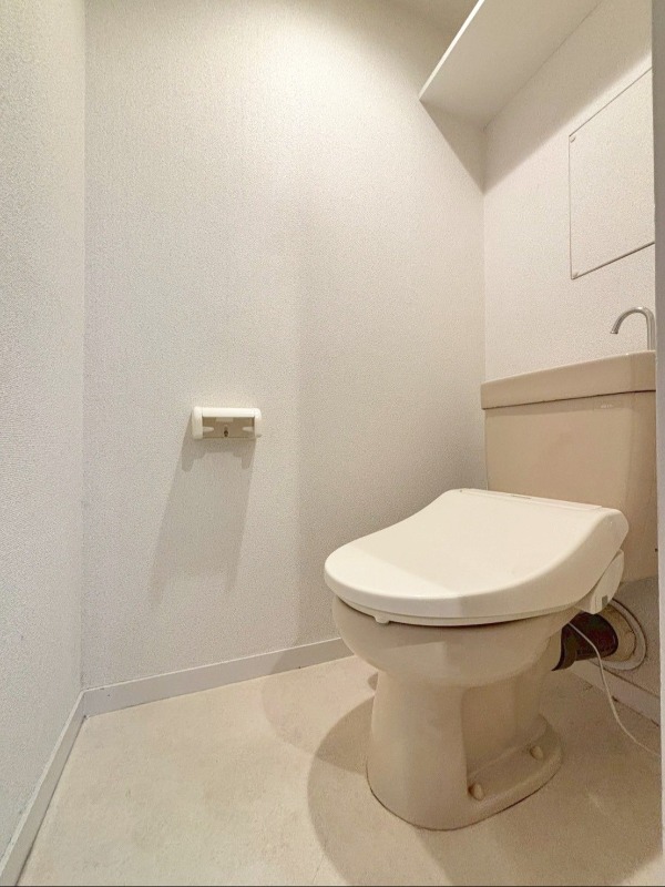 清潔感のあるトイレですね