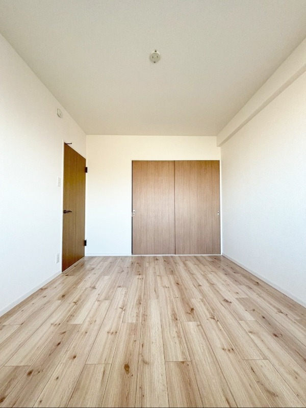 こちらは寝室にいかがでしょうか