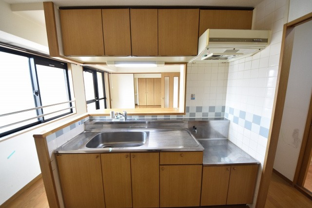 対面キッチンで会話が弾みますね