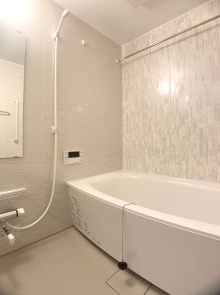 ゆったりとくつろげるバスルームです