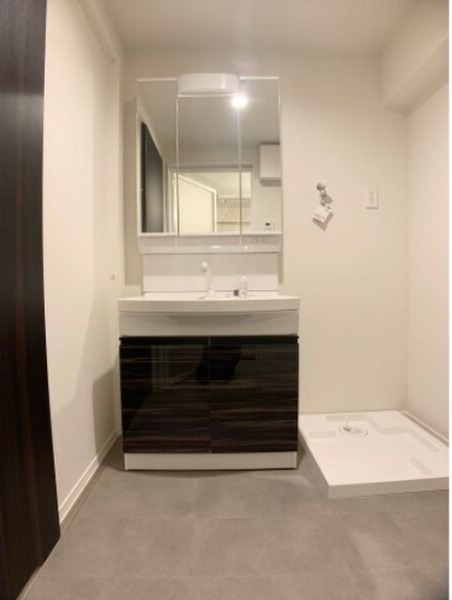 毎朝の身支度がしやすい洗面所です